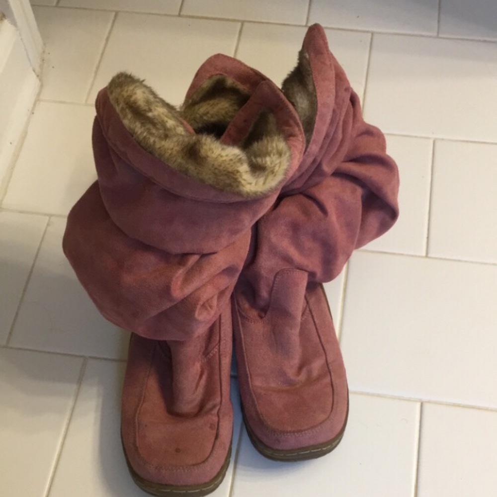 Suede scrunch boots with fur lining